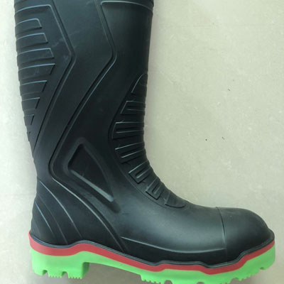 Inyectora de PVC para Botas de Lluvia, de Tres Colores